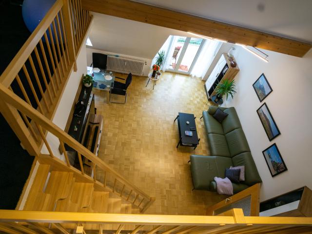 Furnished 2.5 room gallery apartment, top floor, balcony, underground parking, in Karlsfeld