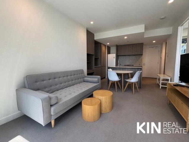 Furnished 2 Bed 1 Bath Apartment in Swanston Central