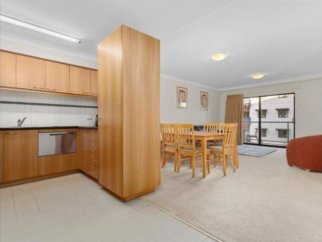 Furnished 2 bed 2 bath Apartment in Mounts Bay Road