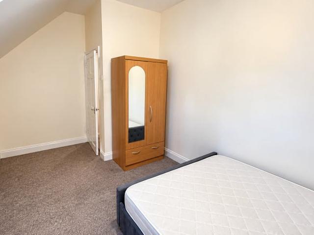 Furnished 2 Bed Flat – All Bills Included