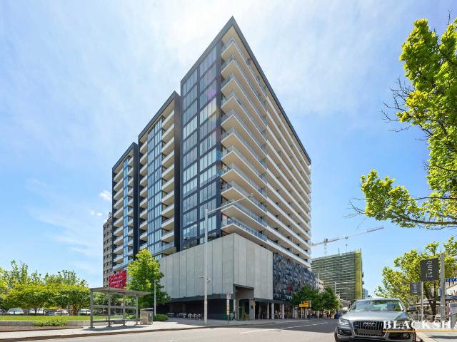 Furnished 2 Bedroom Apartment with city views