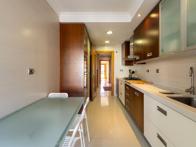 Furnished 2 bedroom apartment with garage for rent in Cascais