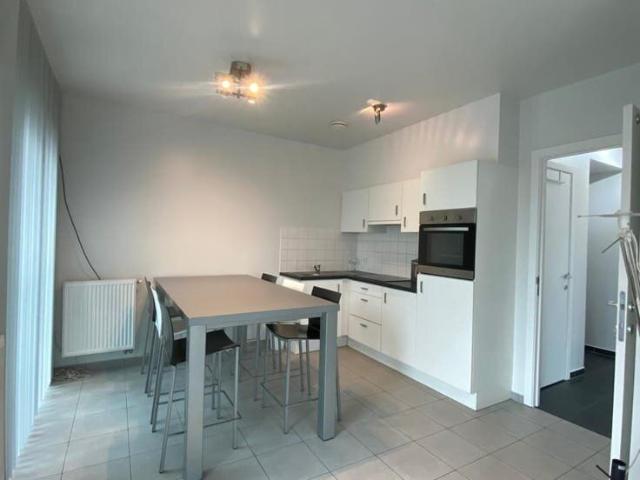 Furnished 2 bedroom apartment with parking