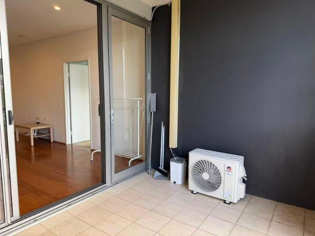 Furnished 2 Bedroom Apartment in Convenient Rosebery Location