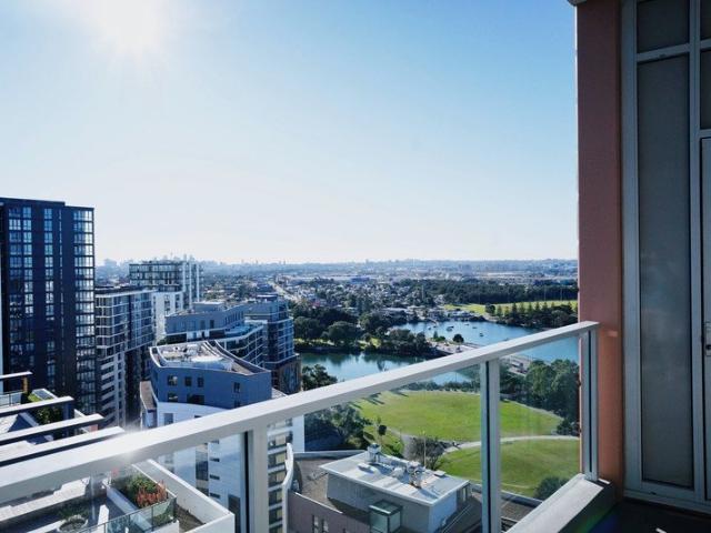 Furnished 2 Bedroom Apartment In Discovery Point