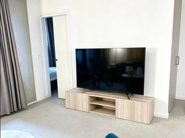 Furnished 2 Bedroom Apartment | Parking & Free Shuttle to Rhodes