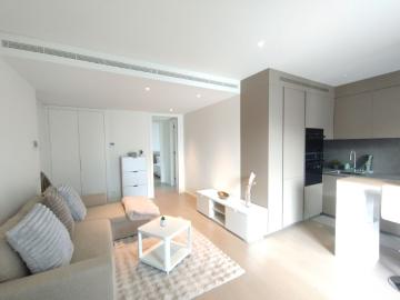 Furnished 2 bedroom flat in the Jardins de Braço de Prata Urbanization
