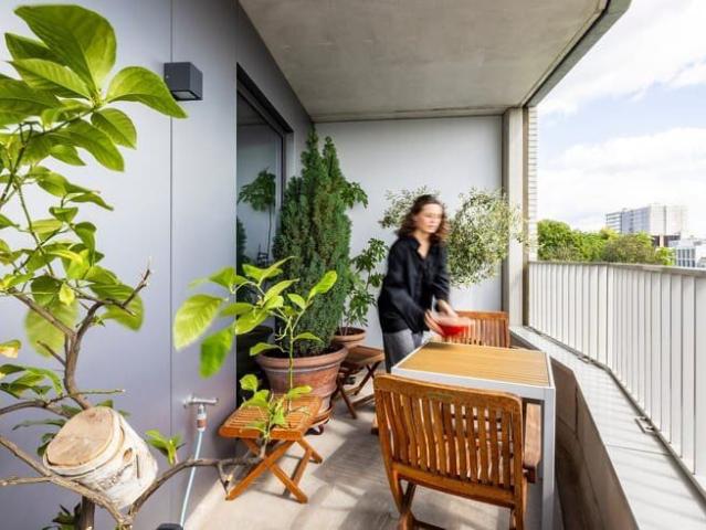 FURNISHED 2 BEDROOM FLAT WITH TERRACE, PARKING & GYM