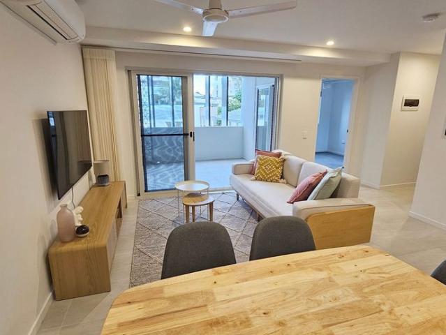 Furnished 2 Bedroom Secure Apartment in Kings Beach