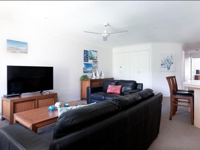 Furnished 2 Bedroom Townhouse!