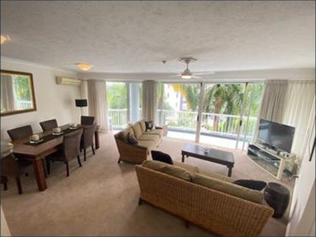 FURNISHED 2 BEDROOM UNIT SURFERS MAYFAIR