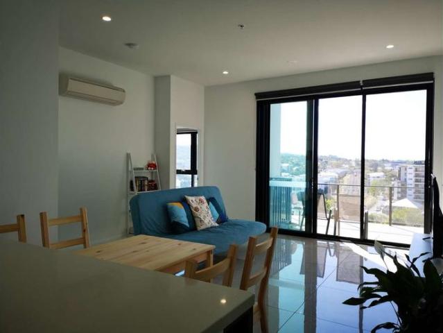 furnished 2 bedroom 2 bathroom unit