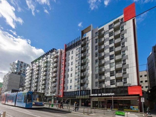 FURNISHED 2 BEDROOMS APARTMENT IN THE HEART OF CARLTON