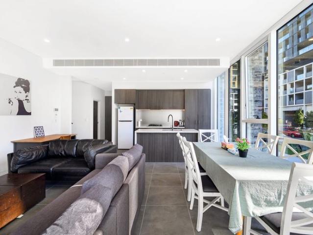 Fully furnished Lidcombe / Sydney Olympic Park 2 bedroom apartment $1150 per week rate