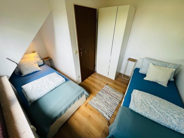 Furnished 2 Room Apartment with Attic Space – Ideal for Your Stay in the City Essen, Essen Amsterdam Apartments for Rent