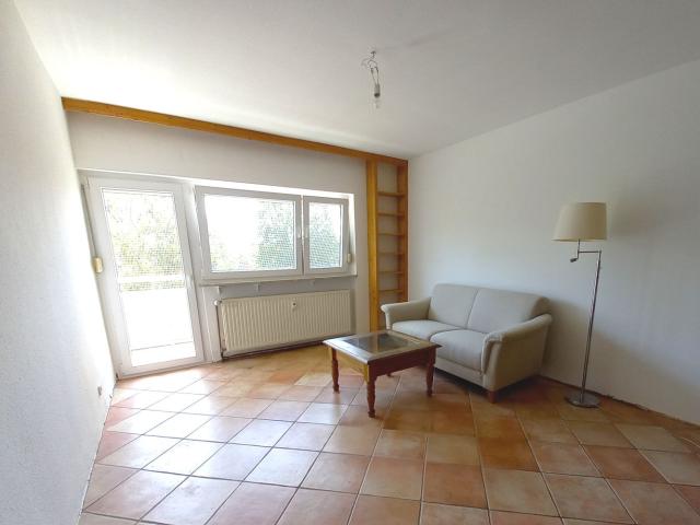 Furnished 2 room apartment with balcony, elevator and parking space centrally located in Eschborn