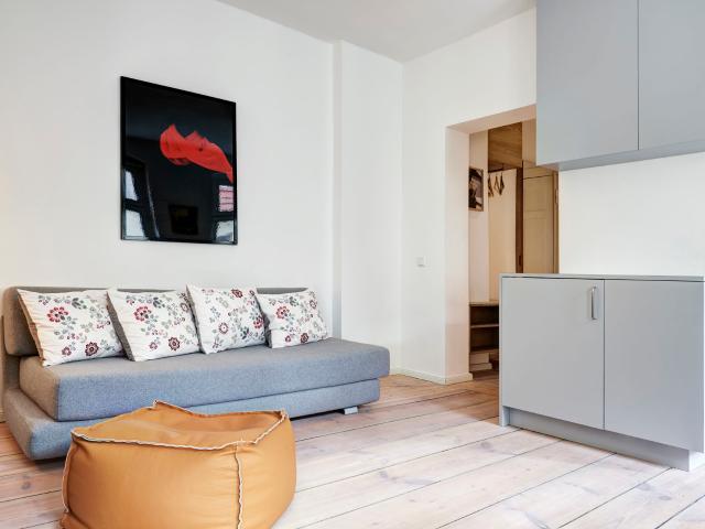 Furnished 2 Room Apartment with Historic Charm in Scheunenviertel
