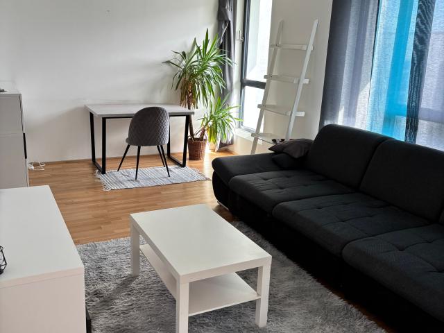 Furnished 2 room apartment in D Pempelhof with underground parking space. Plus Concierge