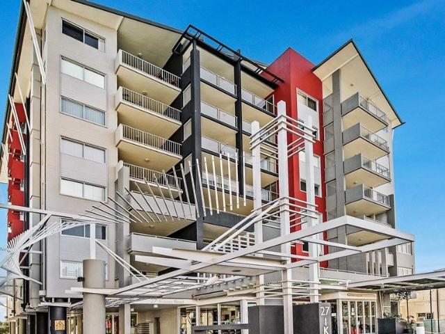 FURNISHED 2BED/2BATH APARTMENT: HEART OF INDOOROOPILLY