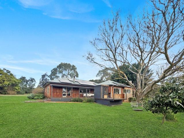 Furnished 4 acres of Country living paradise