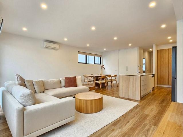 Furnished 4 Bedroom Townhouse Living in the Heart of Boronia