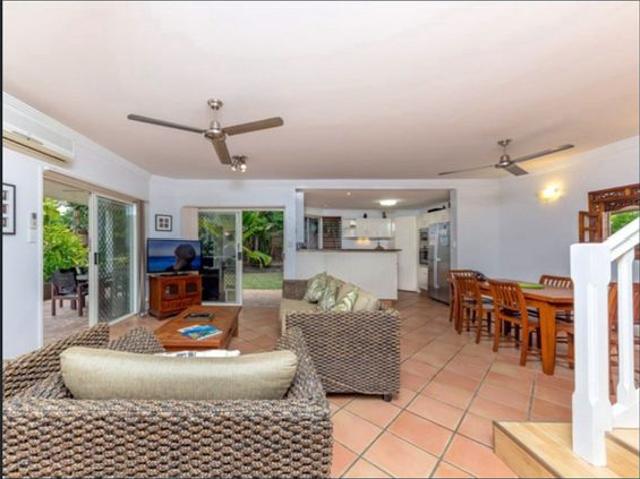 FURNISHED 4 BEDROOM VILLA IN GREAT LOCATION