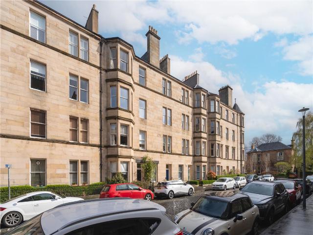 Furnished 4 bedroomed 1st floor flat