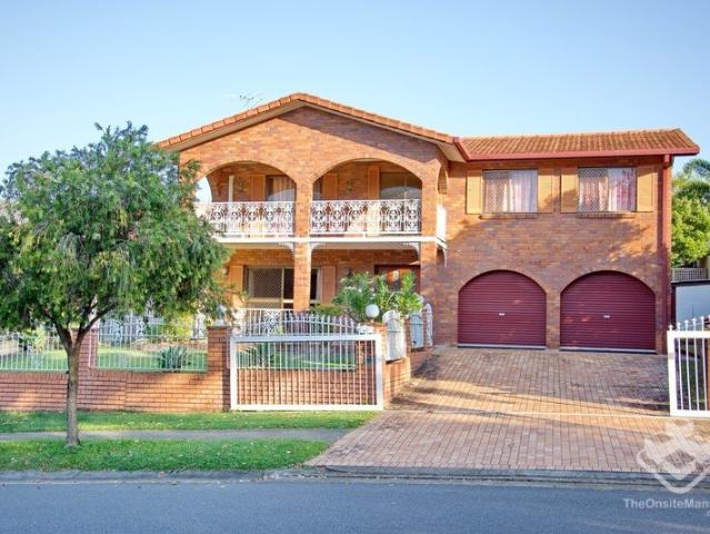 Furnished 4 bedrooms walking to school and shopping centre