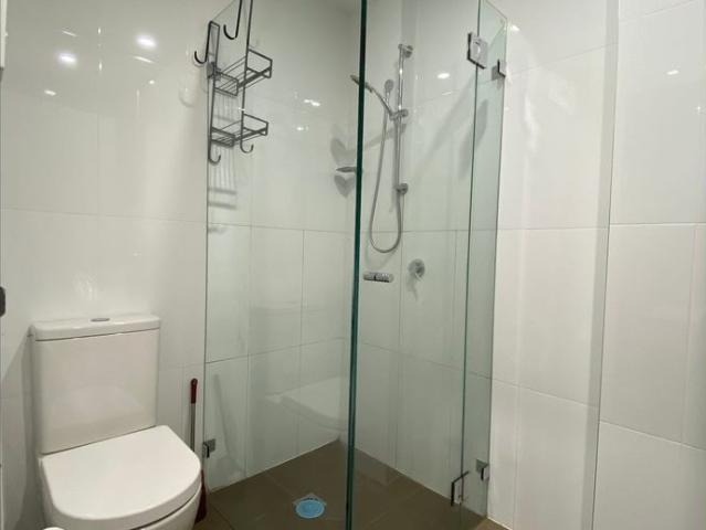 Furnished 4 Bedrooms Apartment With Study In An Idol Location