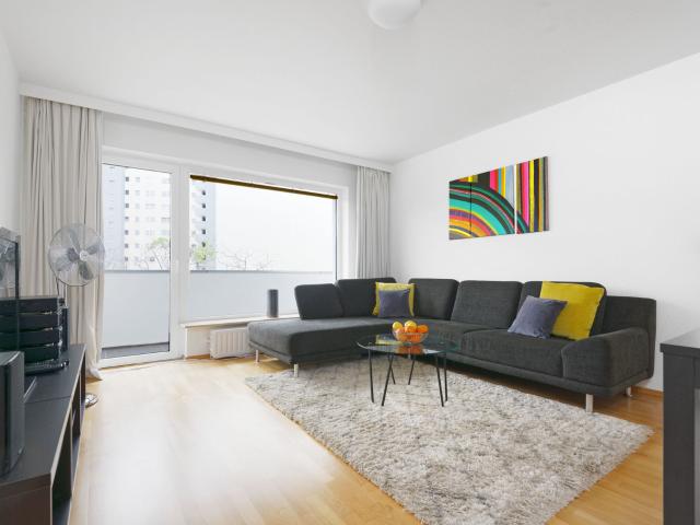 Furnished 4 Room Apartment in Berlin Tiergarten with Balcony