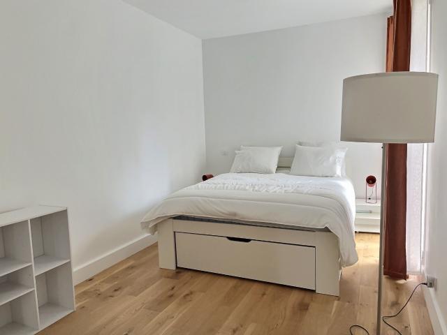 Furnished 4 room Apartment Spacious and Stylish Living