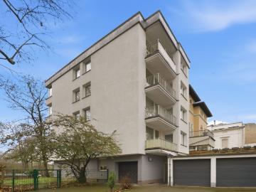 Furnished 4 room designer apartment with a view of the park