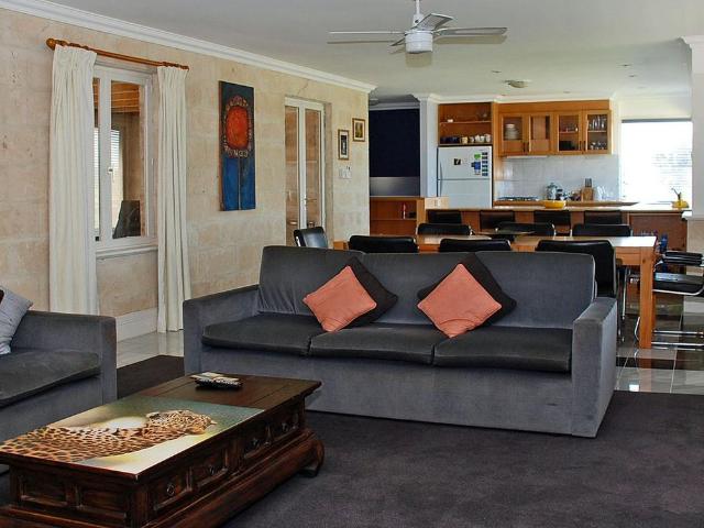 Furnished 4x3 near the marina available mid September