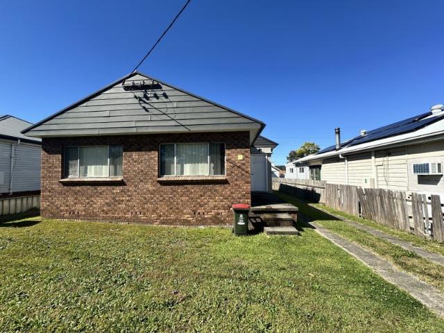 Furnished 5 Bedroom Home In A Convenient Location