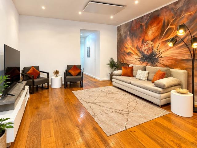 Furnished 77 m² apartment with 2 bedrooms, 2 bathrooms and parking, Troisdorf near Cologne and Bonn