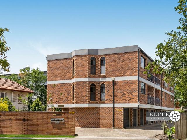 Furnished, 80m to UQ