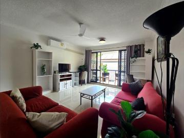 Furnished, 80m to UQ