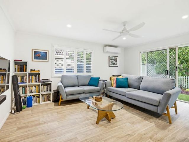 Furnished Coastal Living in a Fantastic Mount Coolum Location!