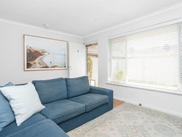 Furnished Coastal Living in Scarborough