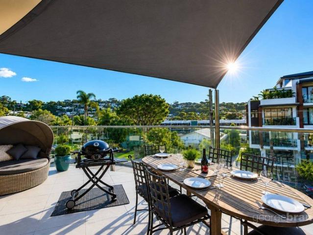 Furnished Coastal Studio Living Just 150m to Terrigal Beach Electricy and Gas included!