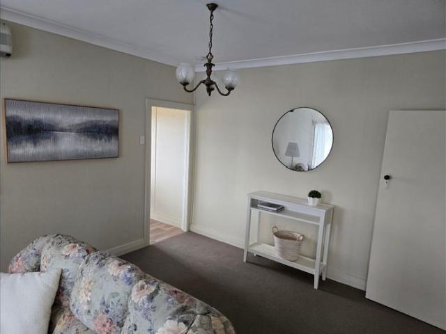 Furnished: Comfort and Space for Work and Relaxation!