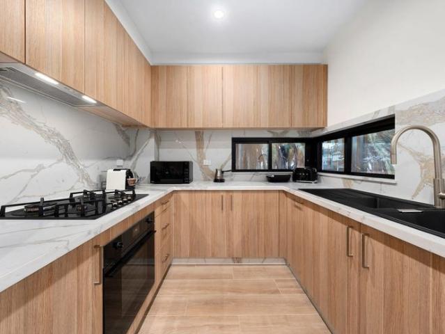 Furnished contemporary apartment