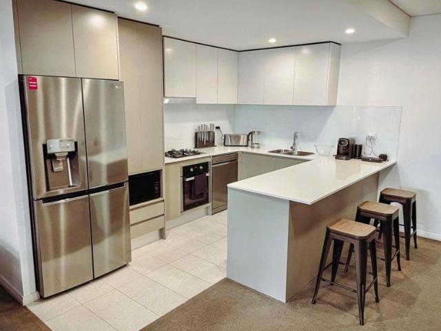 Furnished Contemporary Apartment in a Desirable Location