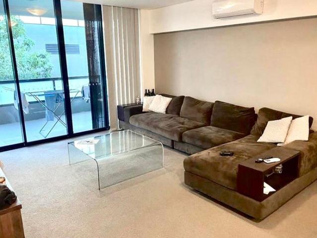 Furnished Contemporary Apartment in a Desirable Location