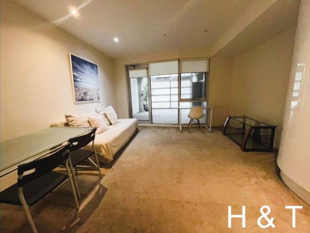 Furnished Carlton Apartment Prime Location