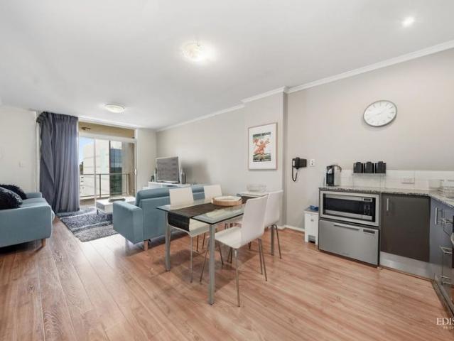 Furnished, Central and Perfectly Positioned