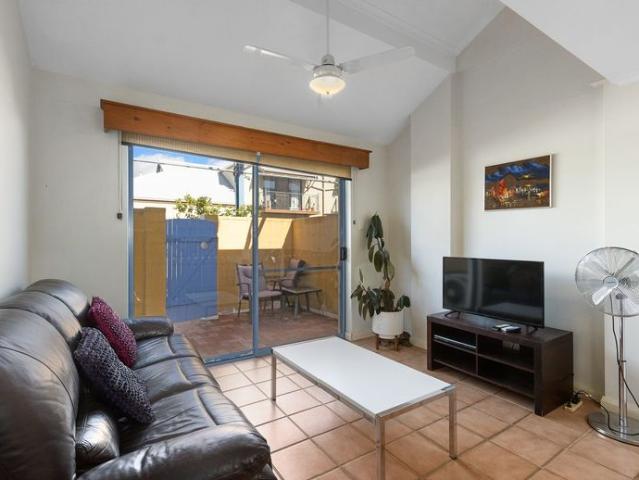 FURNISHED AND CLOSE TO EVERYTHING