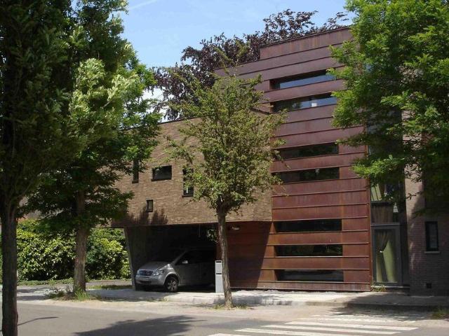 Furnished & All in studio St. Pieters station South 32m2