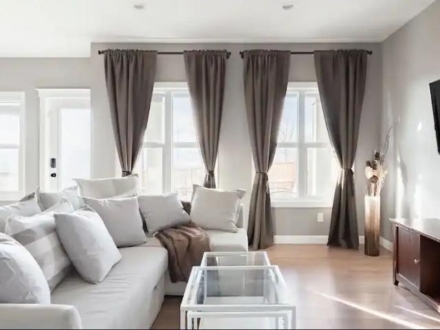 Furnished All Utilities Included Stylish Mountain View Suite