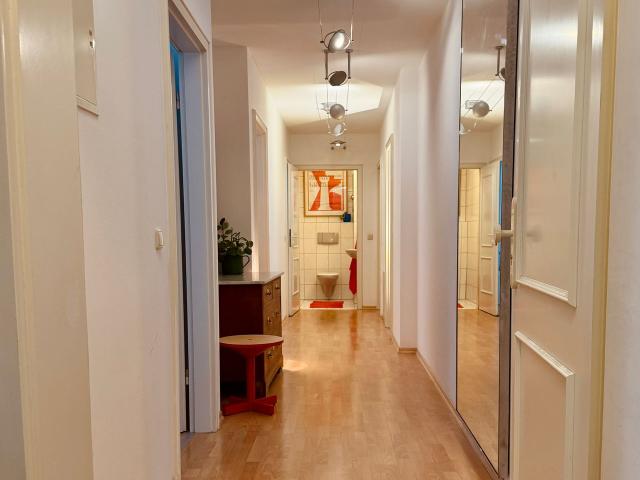 Furnished Apartment – Minimum Rental Period: 6 Months, Munchen Amsterdam Apartments for Rent